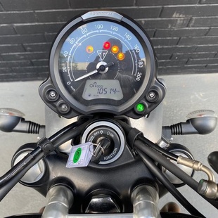 Triumph Street Twin 900cc