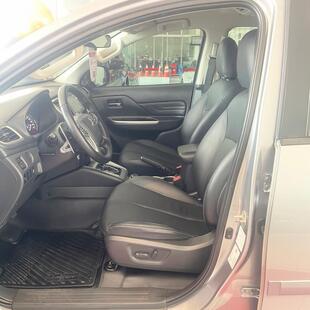 Mitsubishi L200 TRITON SPORT HPE 2.4TDi 16v 4X4 Sport HPE 2.4TDi 16v 4X4
