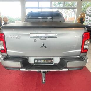 Mitsubishi L200 TRITON SPORT HPE 2.4TDi 16v 4X4 Sport HPE 2.4TDi 16v 4X4