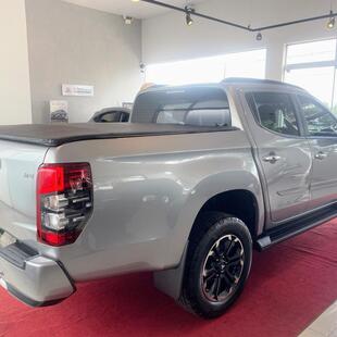 Mitsubishi L200 TRITON SPORT HPE 2.4TDi 16v 4X4 Sport HPE 2.4TDi 16v 4X4