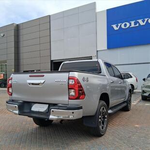 Toyota HILUX 2.8 D-4D TURBO DIESEL CD SRX 4X4 AUTOMÁTICO