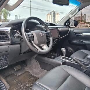Toyota HILUX 2.8 D-4D TURBO DIESEL CD SRX 4X4 AUTOMÁTICO