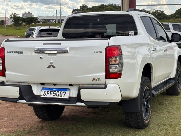 galeria L200 TRITON SPORT HPES