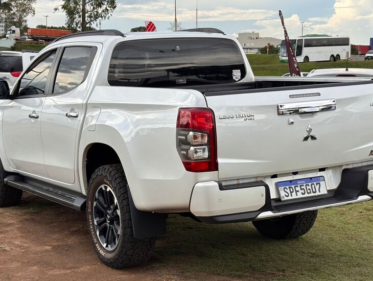 galeria L200 TRITON SPORT HPES