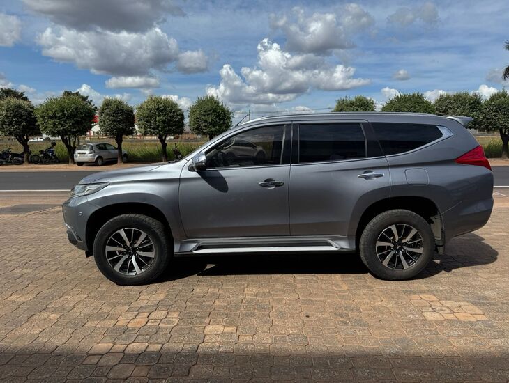 galeria PAJERO SPORT HPE 2.4 4X4