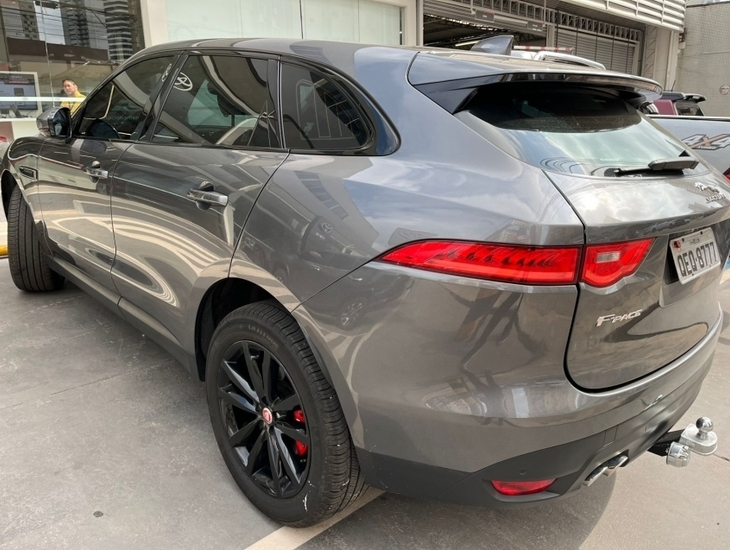 galeria F-PACE