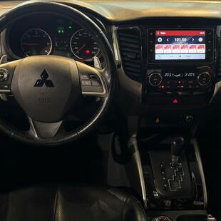 Mitsubishi L200 TRITON 2.4 16V TURBO DIESEL SPORT HPE-S CD 4P 4X4 AUTOMÁTICO