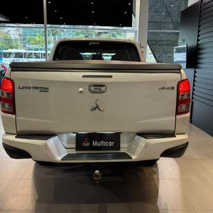 Mitsubishi L200 TRITON 2.4 16V TURBO DIESEL SPORT HPE-S CD 4P 4X4 AUTOMÁTICO