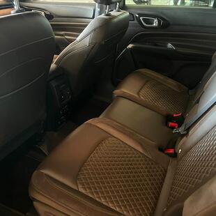 Jeep COMMANDER 1.3 T270 TURBO FLEX OVERLAND AT6