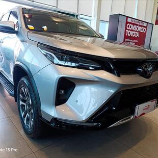 Toyota HILUX SW4 2.8 D-4D TURBO DIESEL SRX PLATINUM 7L 4X4 AUTOMÁTICO