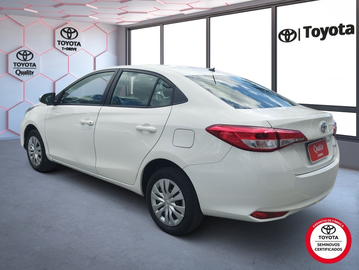 galeria Yaris Sedan