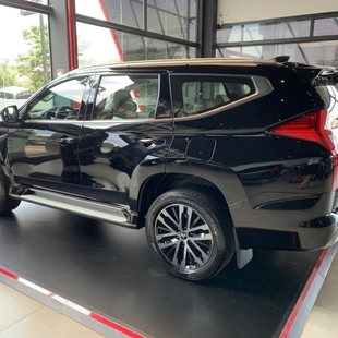 Mitsubishi PAJERO SPORT 2.4 16V MIVEC TURBO DIESEL LEGEND AWD AUTOMÁTICO