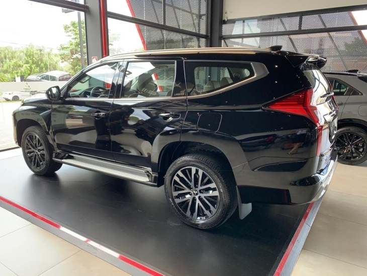 galeria PAJERO SPORT