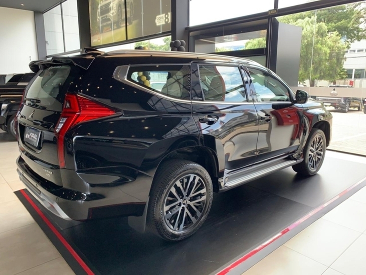 galeria PAJERO SPORT