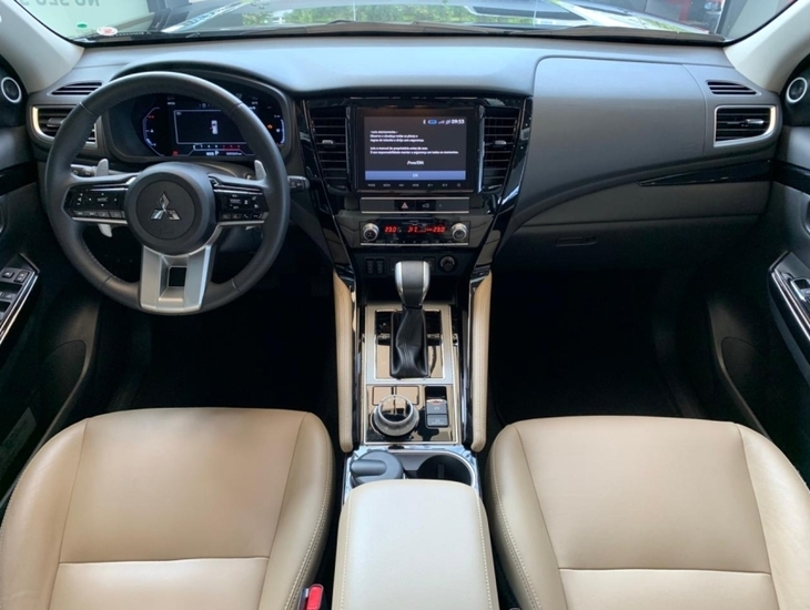 galeria PAJERO SPORT