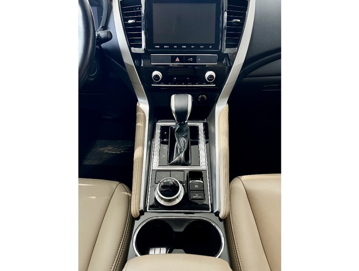 galeria PAJERO SPORT