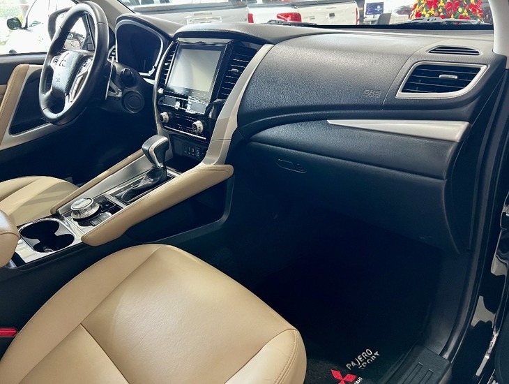 galeria PAJERO SPORT