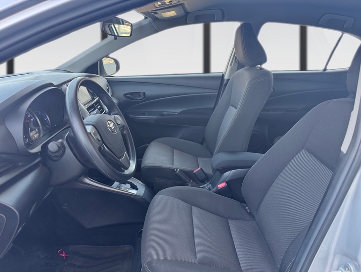 galeria Yaris Sedan