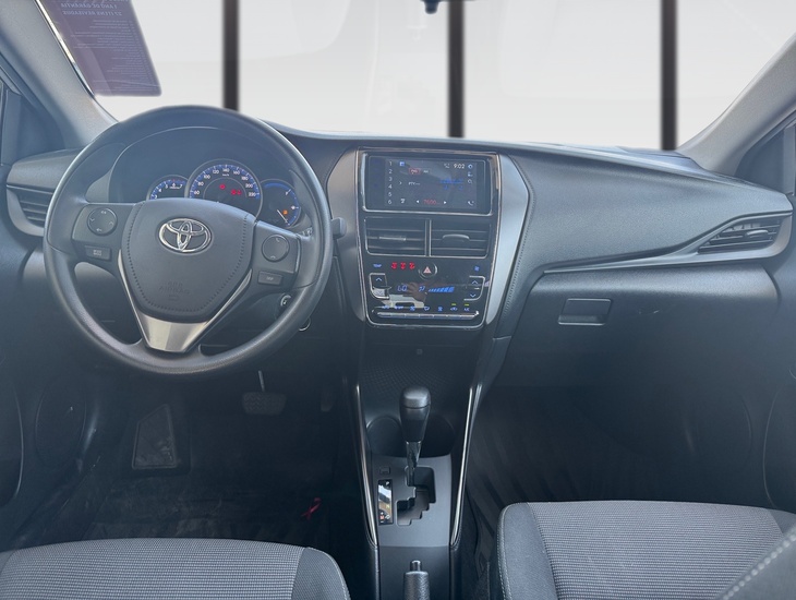 galeria Yaris Sedan