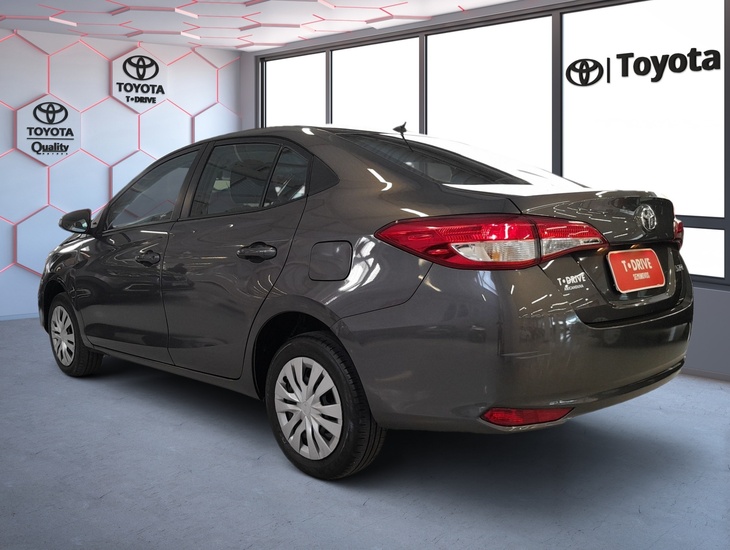 galeria Yaris Sedan