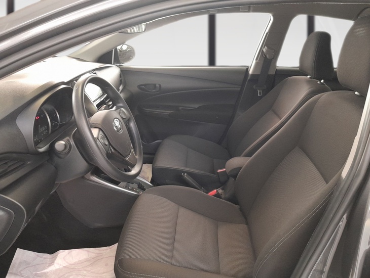 galeria Yaris Sedan