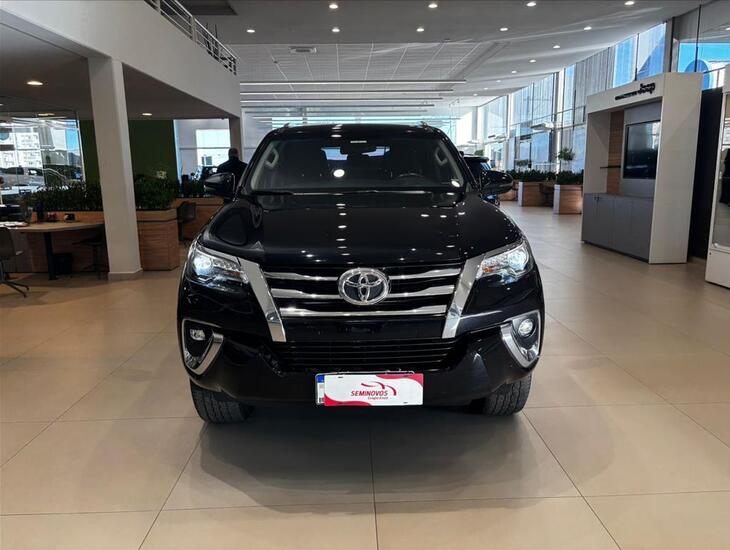 galeria HILUX SW4