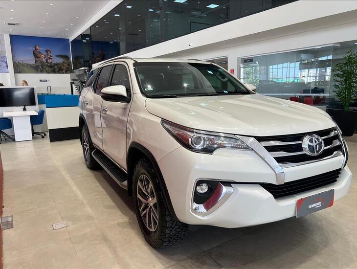 galeria HILUX SW4