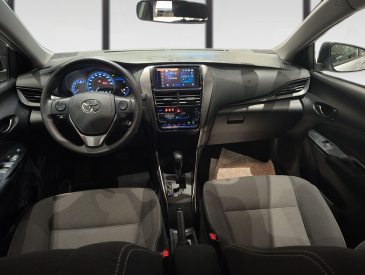 galeria Yaris Sedan