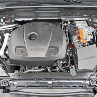 Volvo XC60 2.0 T8 RECHARGE PLUS AWD GEARTRONIC
