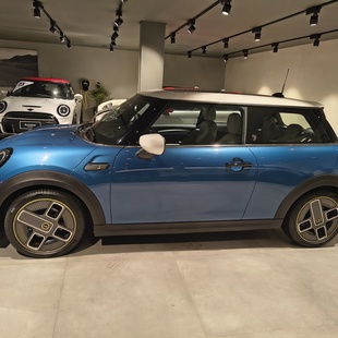 Mini Cooper SE Top (Elétrico)