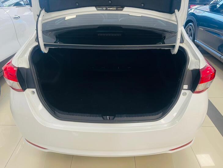 galeria Yaris Sedan
