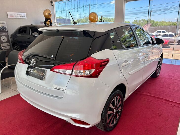 galeria YARIS XL LIVE HATCH 1.3 FLEX