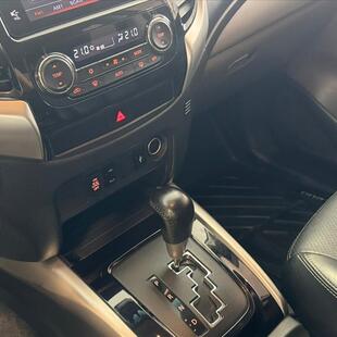 Mitsubishi L200 TRITON 2.4 16V TURBO DIESEL SPORT HPE TOP CD 4P 4X4 AUTOMÁTICO