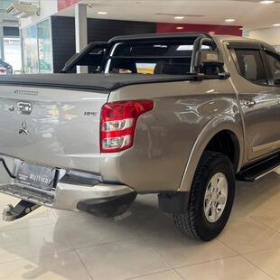 Mitsubishi L200 TRITON 2.4 16V TURBO DIESEL SPORT HPE TOP CD 4P 4X4 AUTOMÁTICO