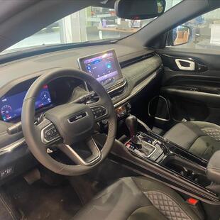 Jeep COMMANDER 2.0 HURRICANE 4 TURBO GASOLINA BLACKHAWK AT9