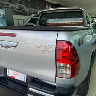Toyota HILUX 2.8 D-4D TURBO DIESEL CD SRV 4X4 AUTOMÁTICO