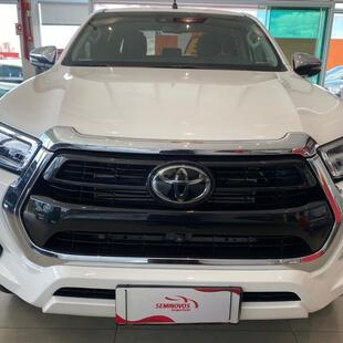 Toyota HILUX 2.8 D-4D TURBO DIESEL CD SRX PLUS 4X4 AUTOMÁTICO