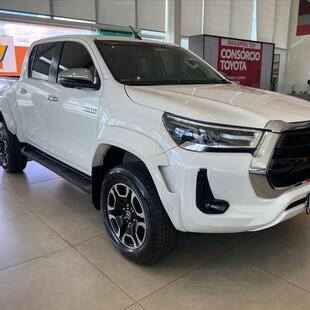 Toyota HILUX 2.8 D-4D TURBO DIESEL CD SRX PLUS 4X4 AUTOMÁTICO