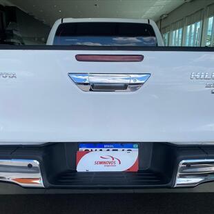 Toyota HILUX 2.8 D-4D TURBO DIESEL CD SRX PLUS 4X4 AUTOMÁTICO