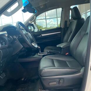 Toyota HILUX 2.8 D-4D TURBO DIESEL CD SRX PLUS 4X4 AUTOMÁTICO