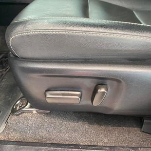 Toyota HILUX 2.8 D-4D TURBO DIESEL CD SRX PLUS 4X4 AUTOMÁTICO