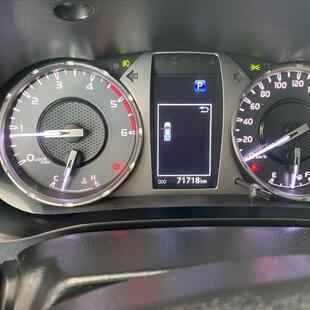 Toyota HILUX 2.8 D-4D TURBO DIESEL CD SRX PLUS 4X4 AUTOMÁTICO