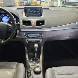 Renault FLUENCE 2.0 PRIVILÉGE 16V FLEX 4P AUTOMÁTICO