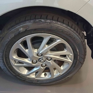 Toyota YARIS 1.5 16V FLEX XL MULTIDRIVE