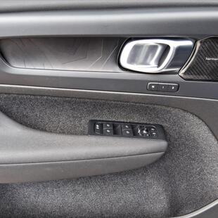 Volvo C40 P8 RECHARGE TWIN ELECTRIC ULTIMATE AWD