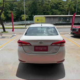 Toyota YARIS 1.5 16V FLEX SEDAN XL LIVE MULTIDRIVE