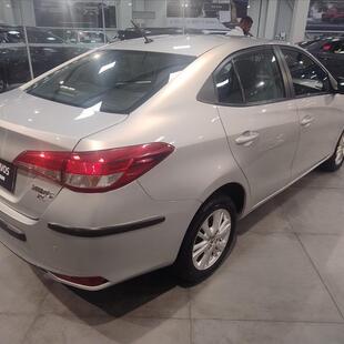 Toyota YARIS 1.5 16V FLEX SEDAN XL MULTIDRIVE