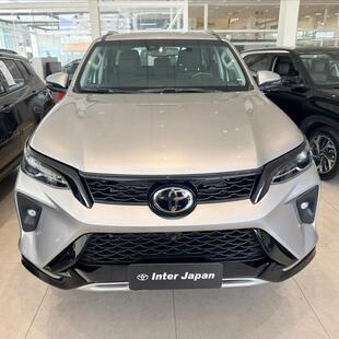 Toyota HILUX SW4 2.8 D-4D TURBO DIESEL SRX PLATINUM 7L 4X4 AUTOMÁTICO