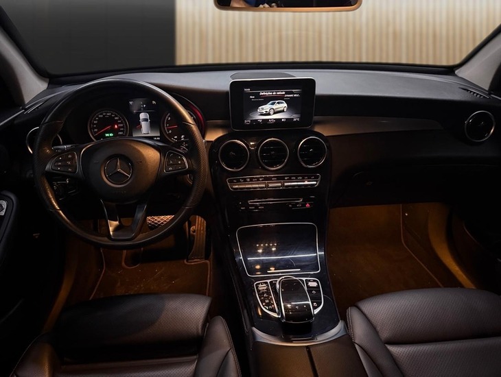 galeria GLC 250 Sport 4MATIC 2.0 TB 16V Aut.