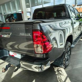 Toyota HILUX 2.8 D-4D TURBO DIESEL CD SR 4X4 AUTOMÁTICO